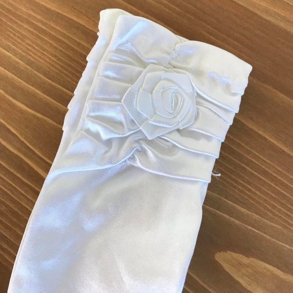 NEW Rosette White Wrist-length Formal Gloves Ruched - Picture 2 of 4